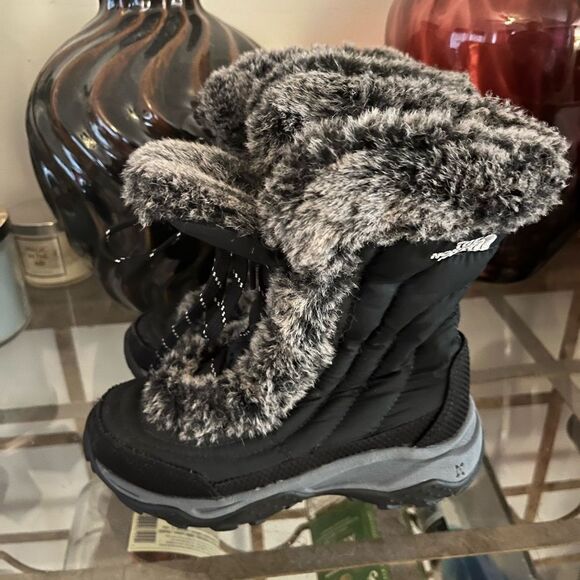 Kids Black Winter Boots size 13-NorthFace - Picture 1 of 6